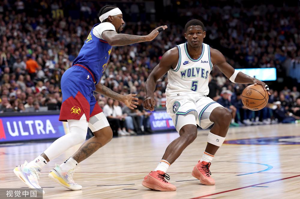 也同样表现 也同样表现