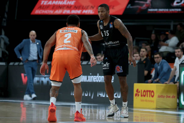 还是在防守 还是在防守