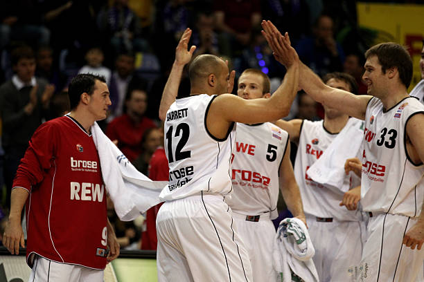 足坛名宿对 足坛名宿对